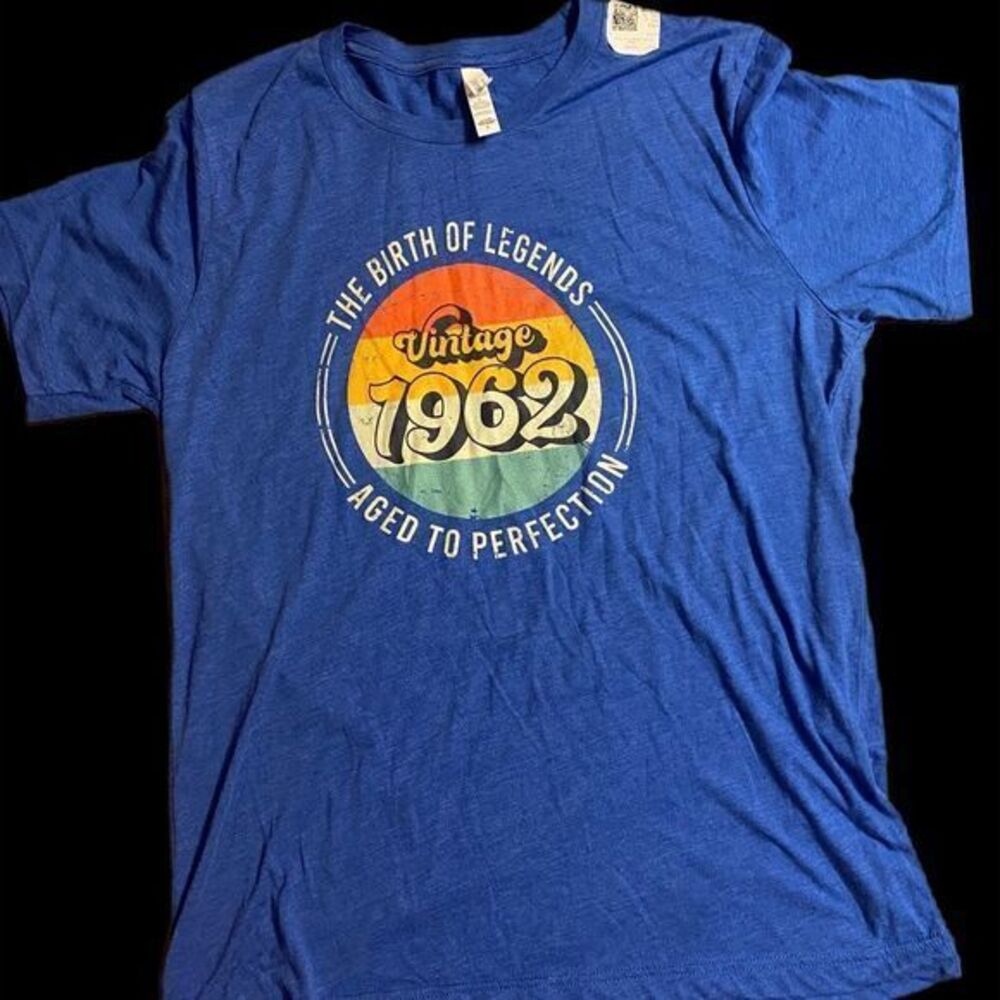 New! Men’s Large vintage 1962 shirt sleeve tee shirt
